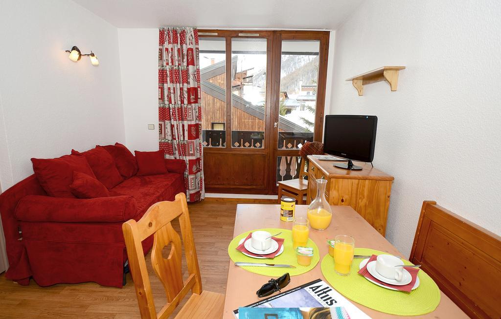 Residence Odalys Les Hauts Du Rogoney Val-d'Isère Exterior photo